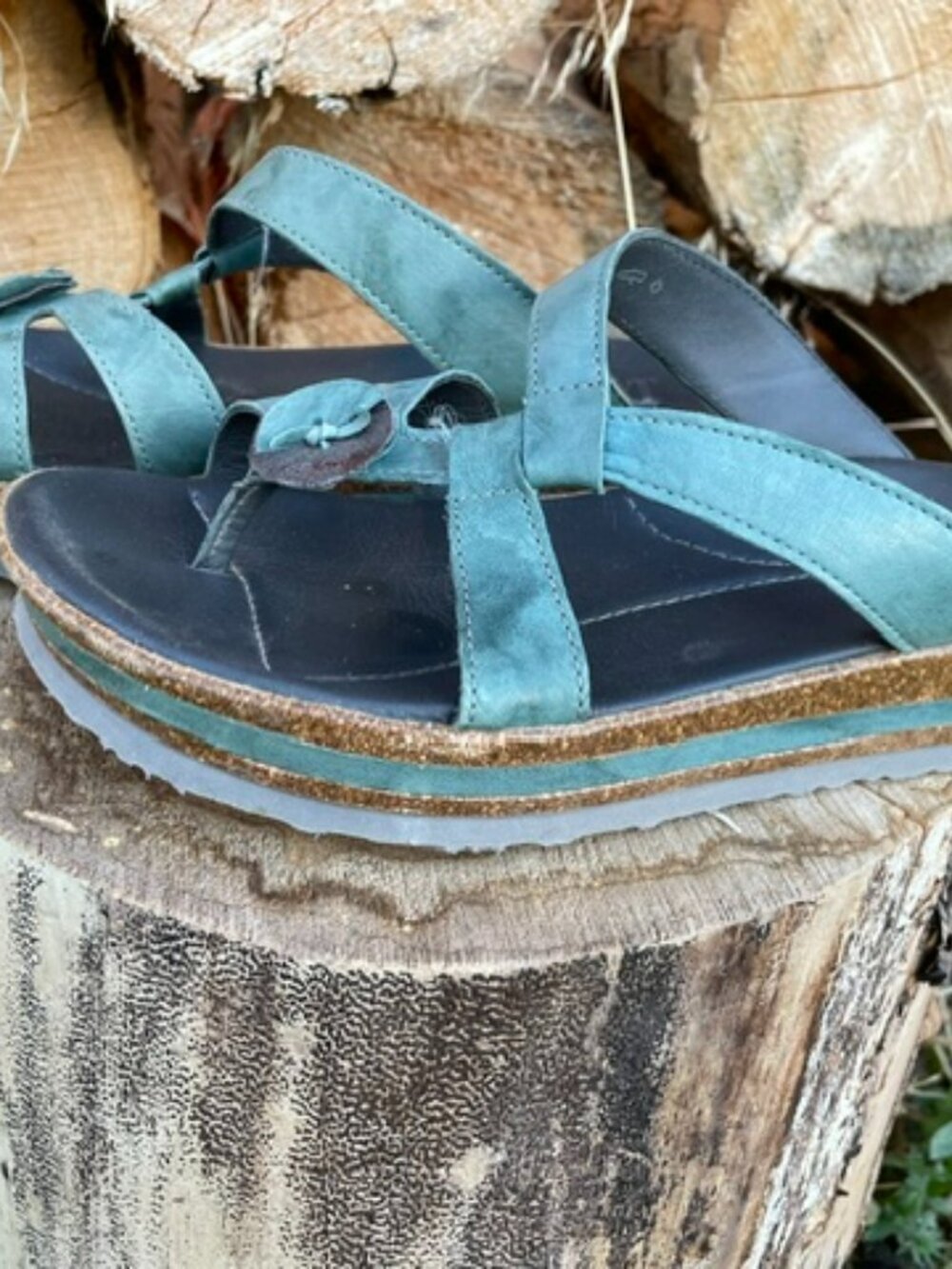 Think Julia Sandals Size 8 Green Leather Womens